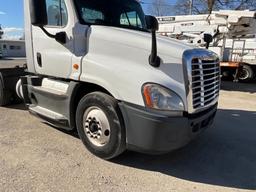 2018 Freightliner CA125 Daycab