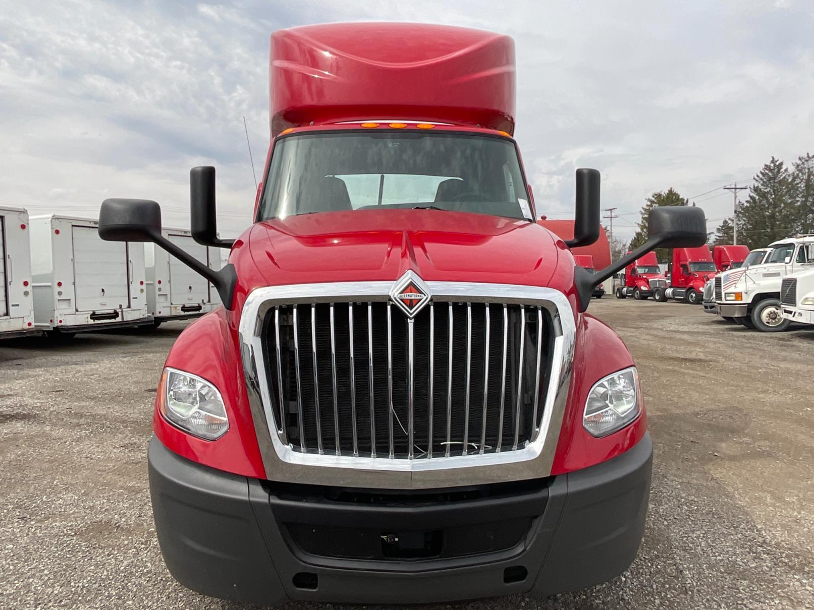 2019 International LT625 Daycab