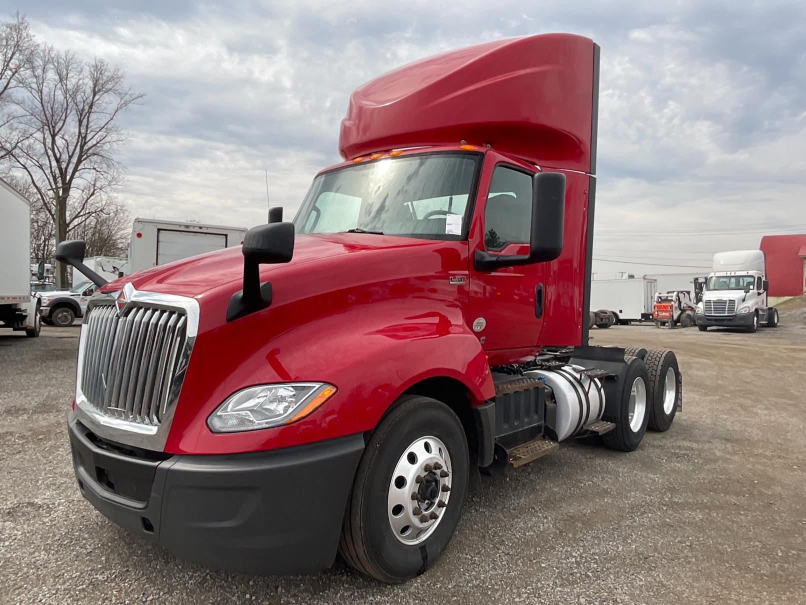 2019 International LT625 Daycab