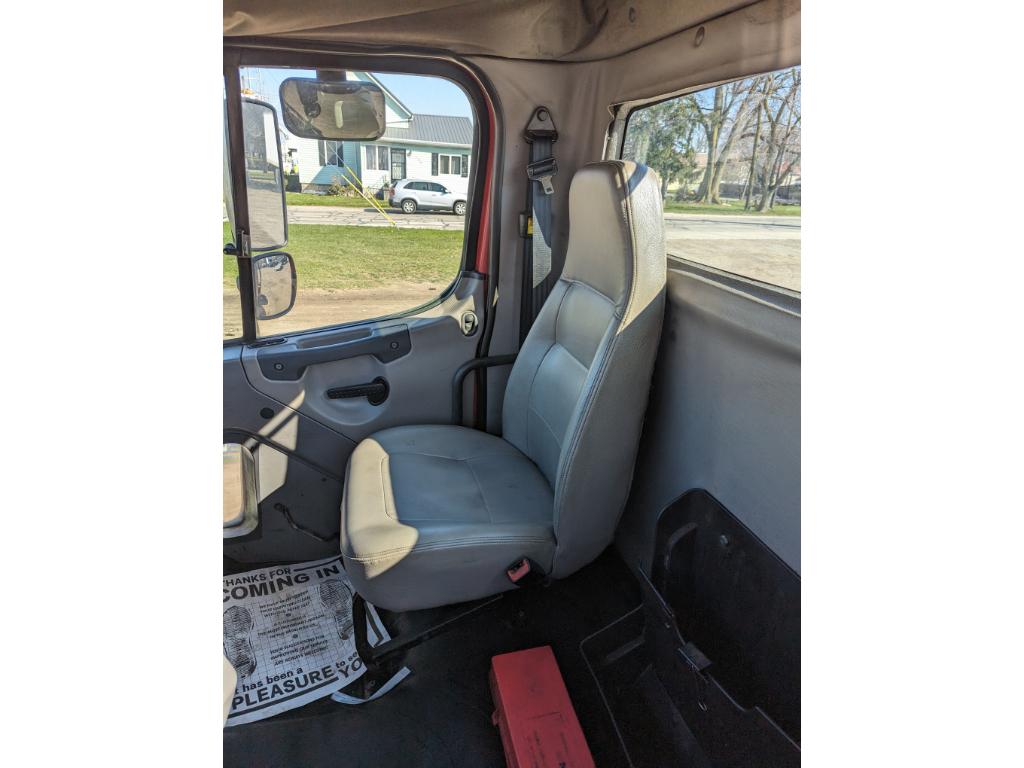 2012 Freightliner M2112 Daycab