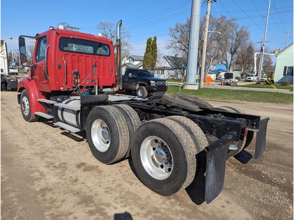 2012 Freightliner M2112 Daycab