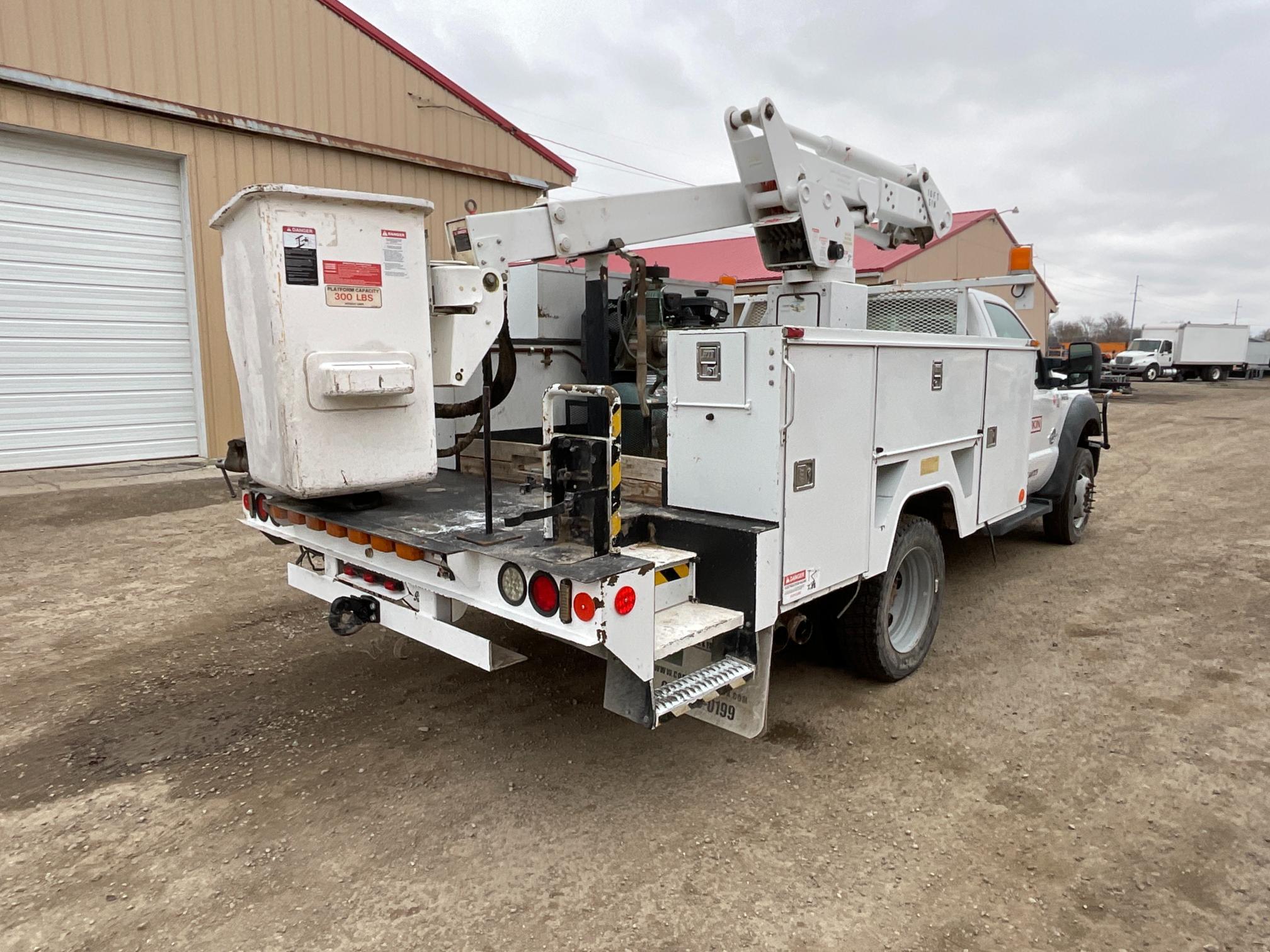 2011 Ford F350 Bucket Truck