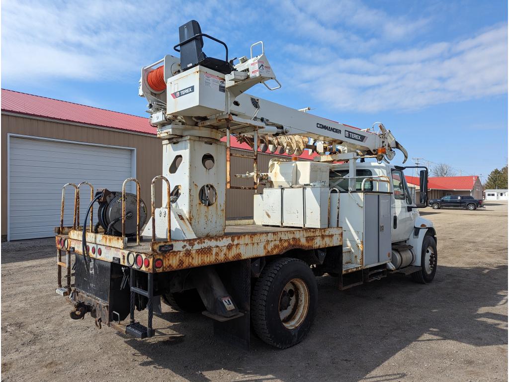 2015 International 4300 Digger Derrick