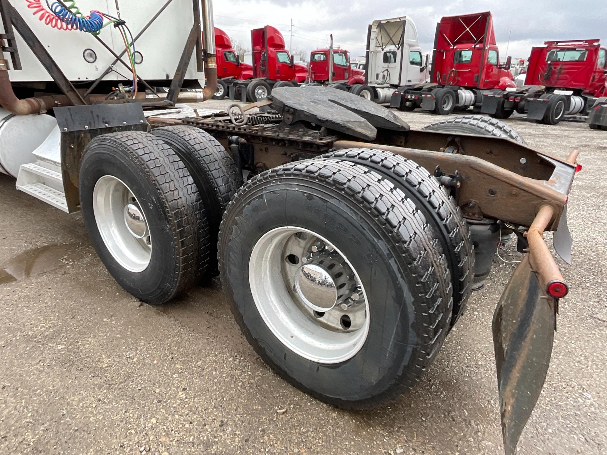 2008 Mack CXU613 Sleeper