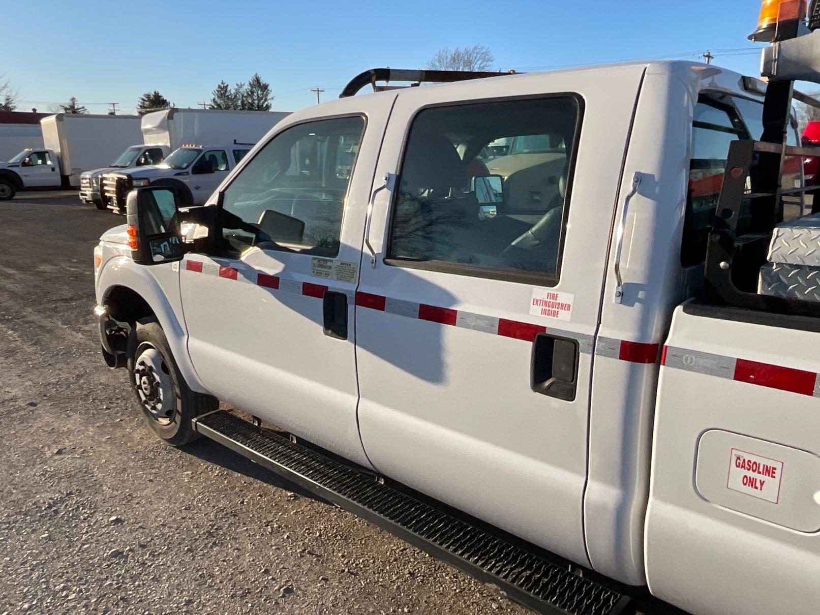 2015 Ford F350 w/ Rail Gear