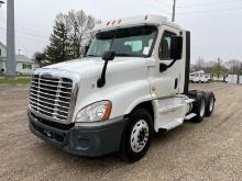 2014 Freightliner CA125 Daycab