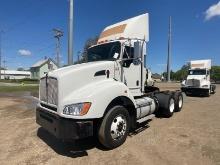 2015 Kenworth T440 Day Cab