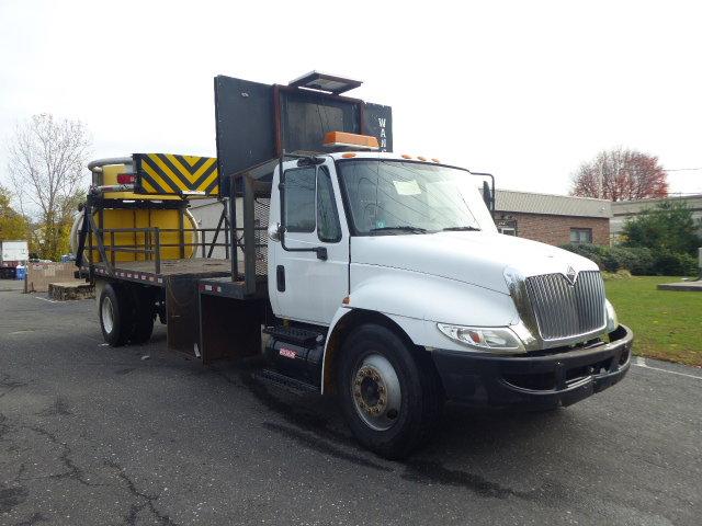 2004 International 4300 Single Axle Attenuator Truck