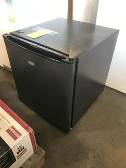 Sunbeam Mini Refrigerator