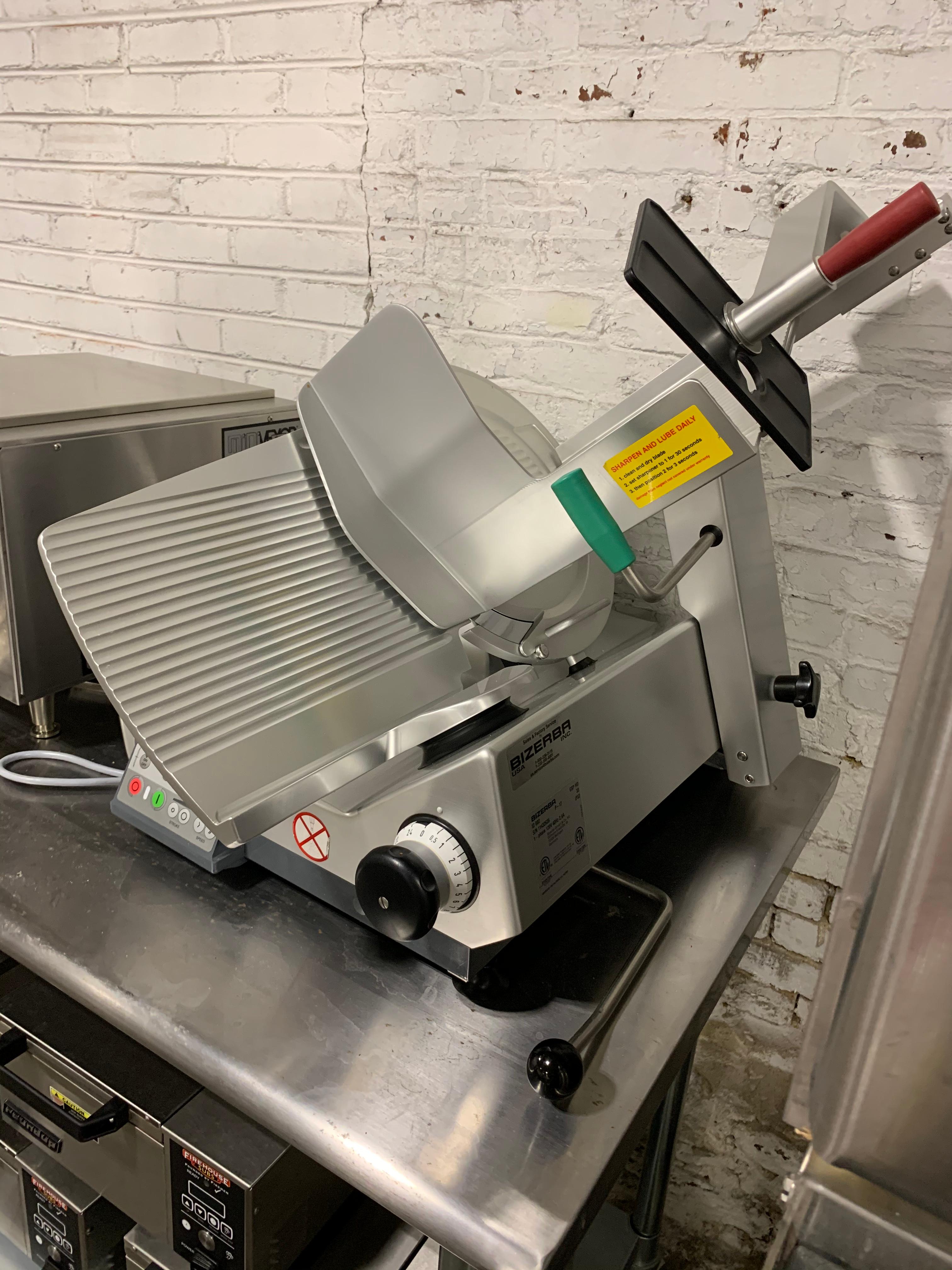 Bizerba 13" Automatic Gravity Slicer