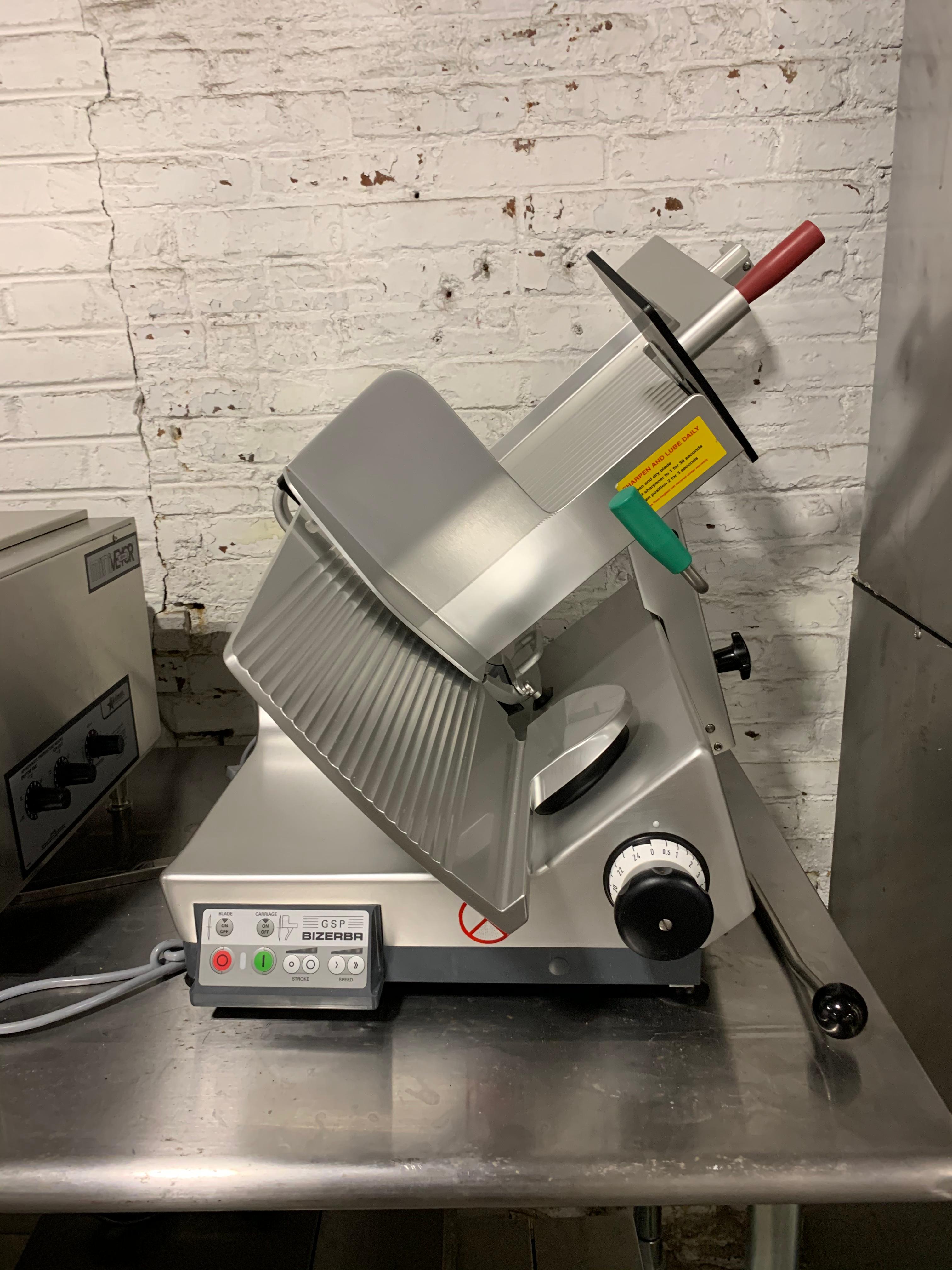 Bizerba 13" Automatic Gravity Slicer