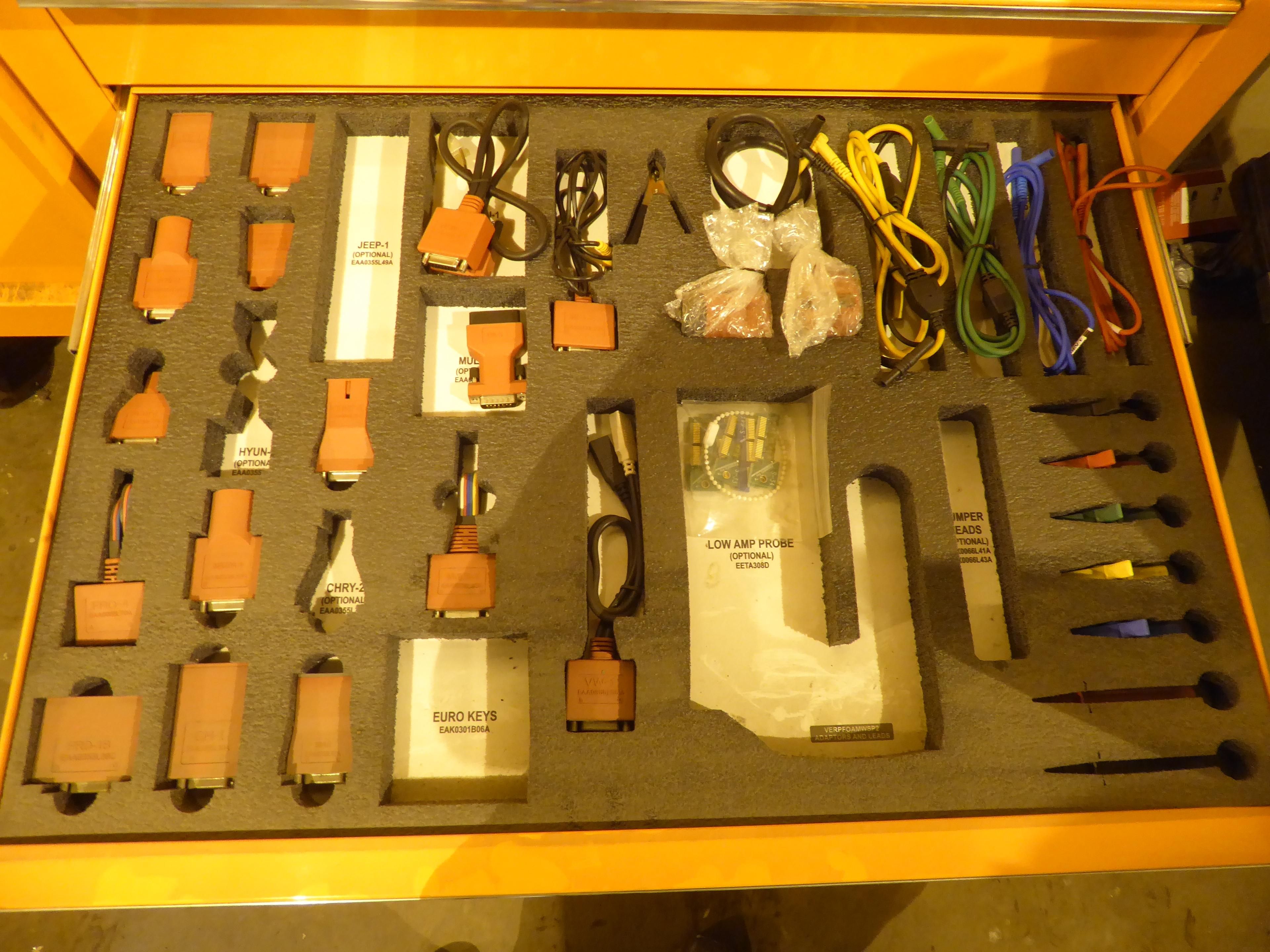 Snap-On Diagnostic Center w/Tool Chest, m/n Verus Dio