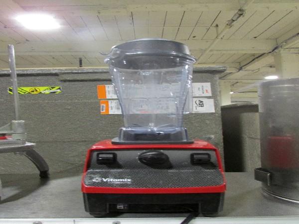 Vitamix Mixer, M/N: VM0100A