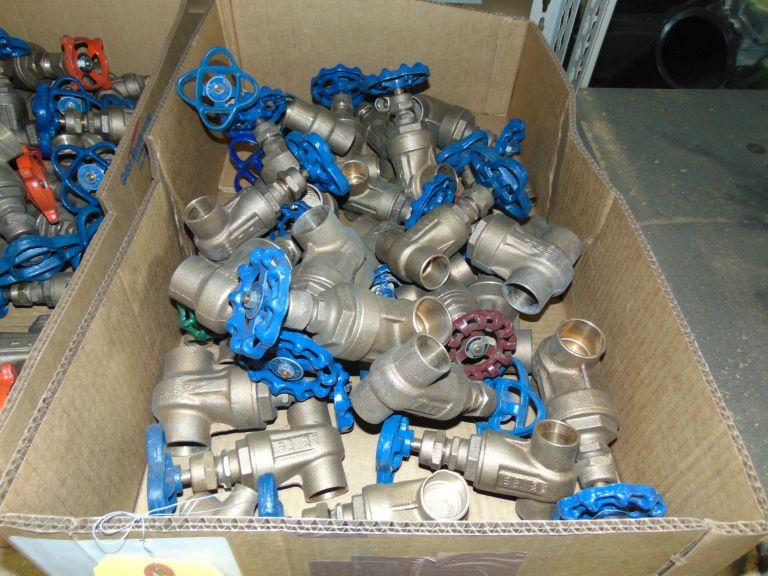 Brass Gate Valves,  1 1/4" - 1"- 1 1/2" (31 Each)