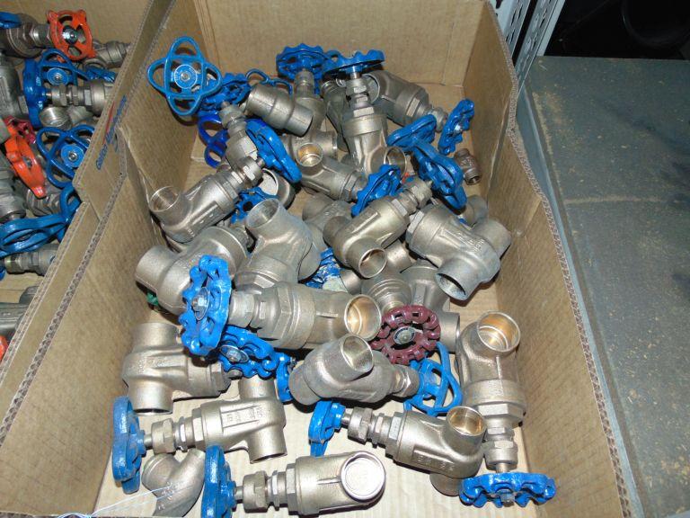 Brass Gate Valves,  1 1/4" - 1"- 1 1/2" (31 Each)