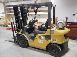 Caterpillar LPG Forklift w/Sideshift, 4,500 Lb. Cap., m/n P5000-LP (Must remain onsite until 10/31)