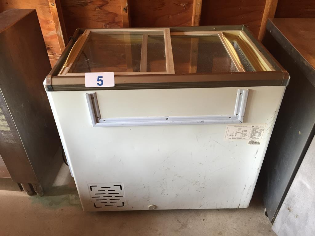 SC-180 SLIDE TOP FREEZER, 6.4 CU.FT.