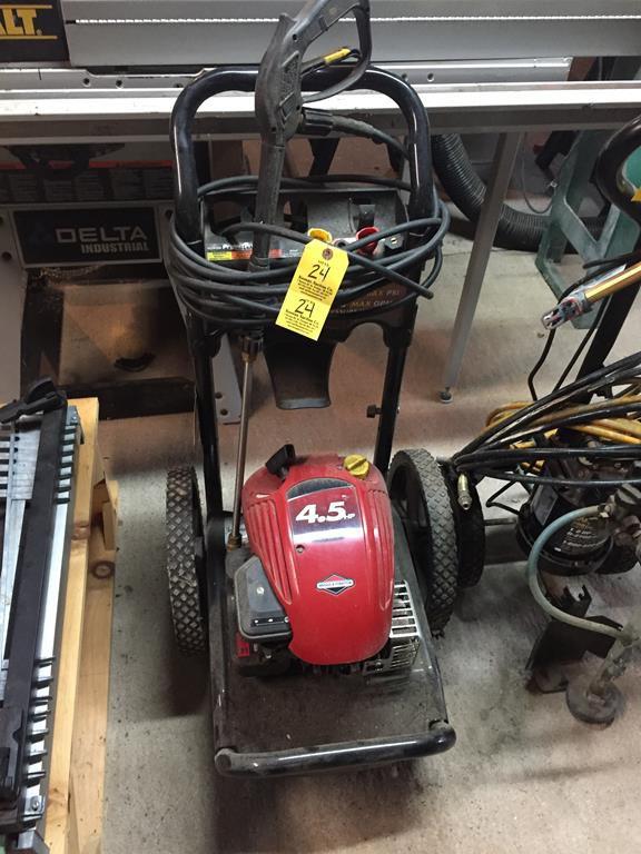 BRIGGS & STRATTON 2200PSI PRESSURE WASHER