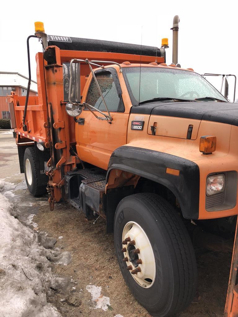 2002 GMC C8500 PLOW TRUCK CAT DIESEL,  DUMP BODY, PLOW & WING FRAME