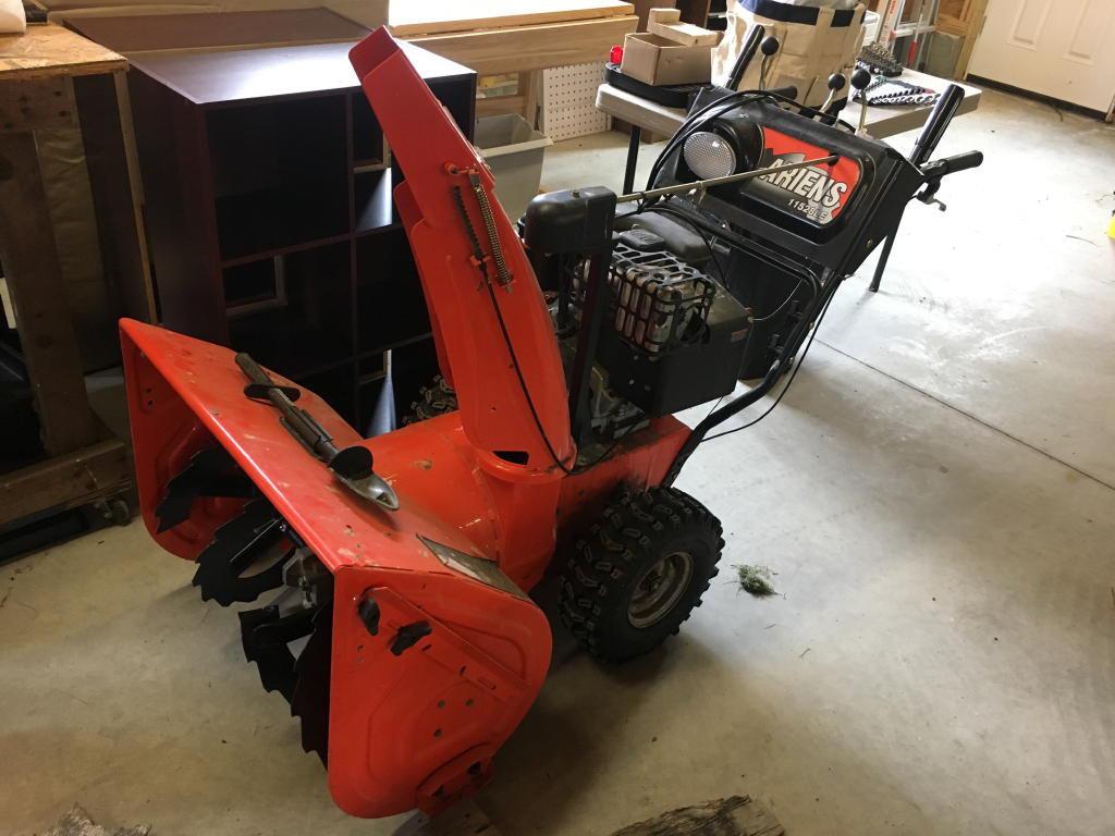 ARIENS 11528LE SNOW BLOWER (LYMAN)