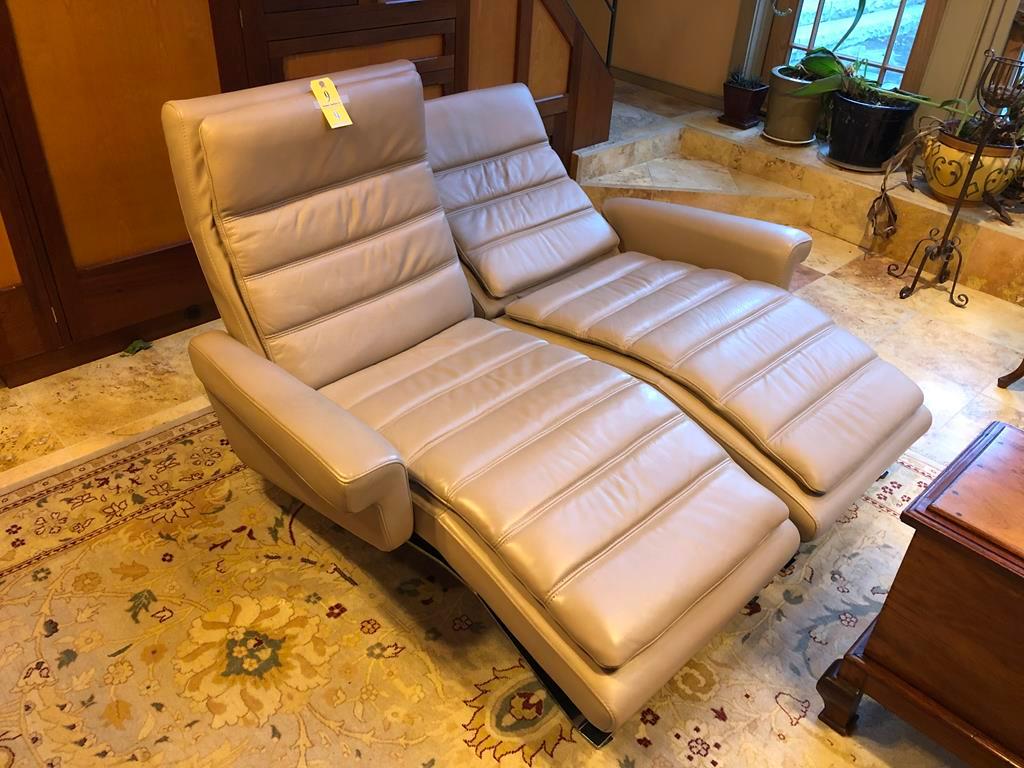 (2) VIOLINO LIMITED LEATHER RECLINING CHAISE LOUNGE CHAIRS