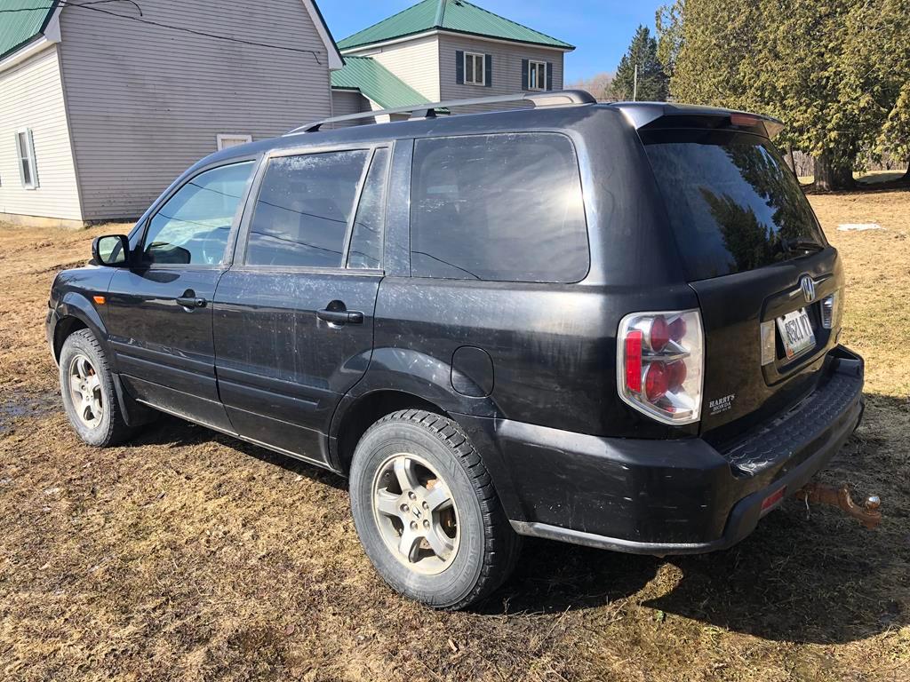 2006 HONDA PILOT SUV, MILES: 172,474 VIN: 2HKYF18416H512506