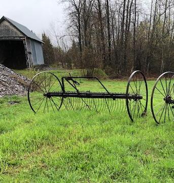 9'9" ANTIQUE HAY RAKE, 53" STEEL WHEELS