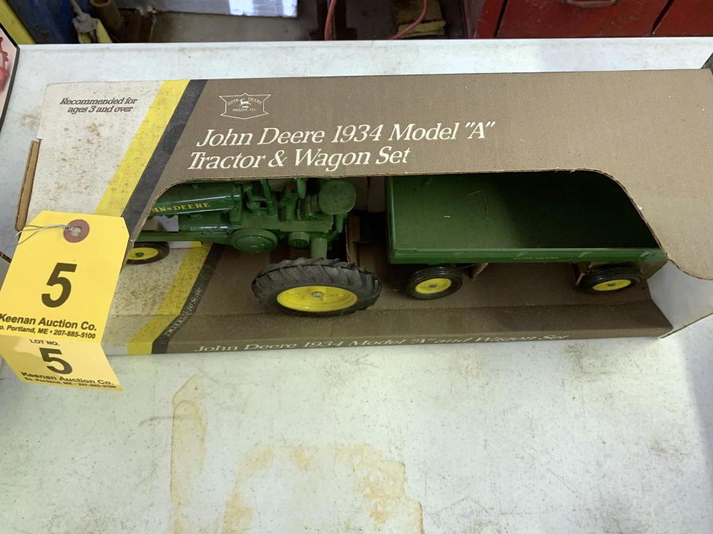 ERTL JOHN DEERE 1934 MODEL A TRACTOR & WAGON SET DIE CAST