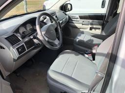 2010 DODGE 7-PASSENGER GRAND CARAVAN