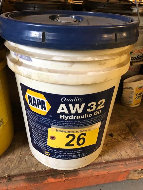 5-GALLON PAIL OF NAPA AW32 HYDRAULIC OIL