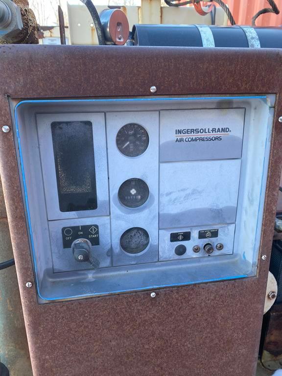 (WATCH VIDEO)1997 INGERSOLL RAND P375WCU PORTABLE AIR COMPRESSOR, CUMMINS 4-CYL. DIESEL, 6,803 HRS.,