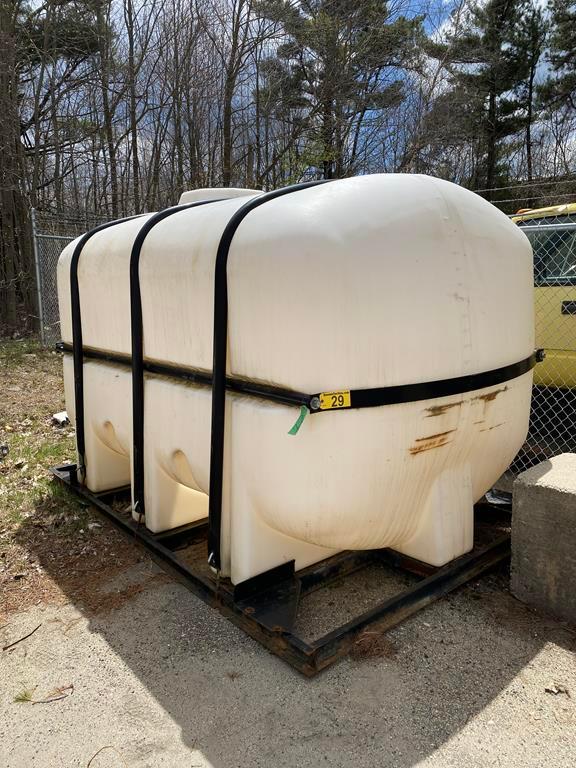 2400-GALLON POLY TANK, FRAME MOUNTED