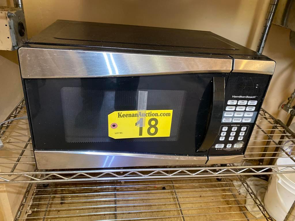 HAMILTON BEACH 900-WATT MICROWAVE OVEN