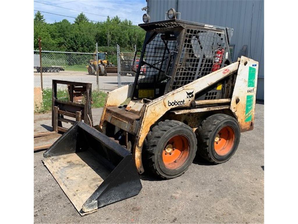 (WATCH VIDEO) 1986 BOBCAT 642B SKID STEER LOADER, W/ BUCKET 2,619 HOURS S/N: 5040-M-25780