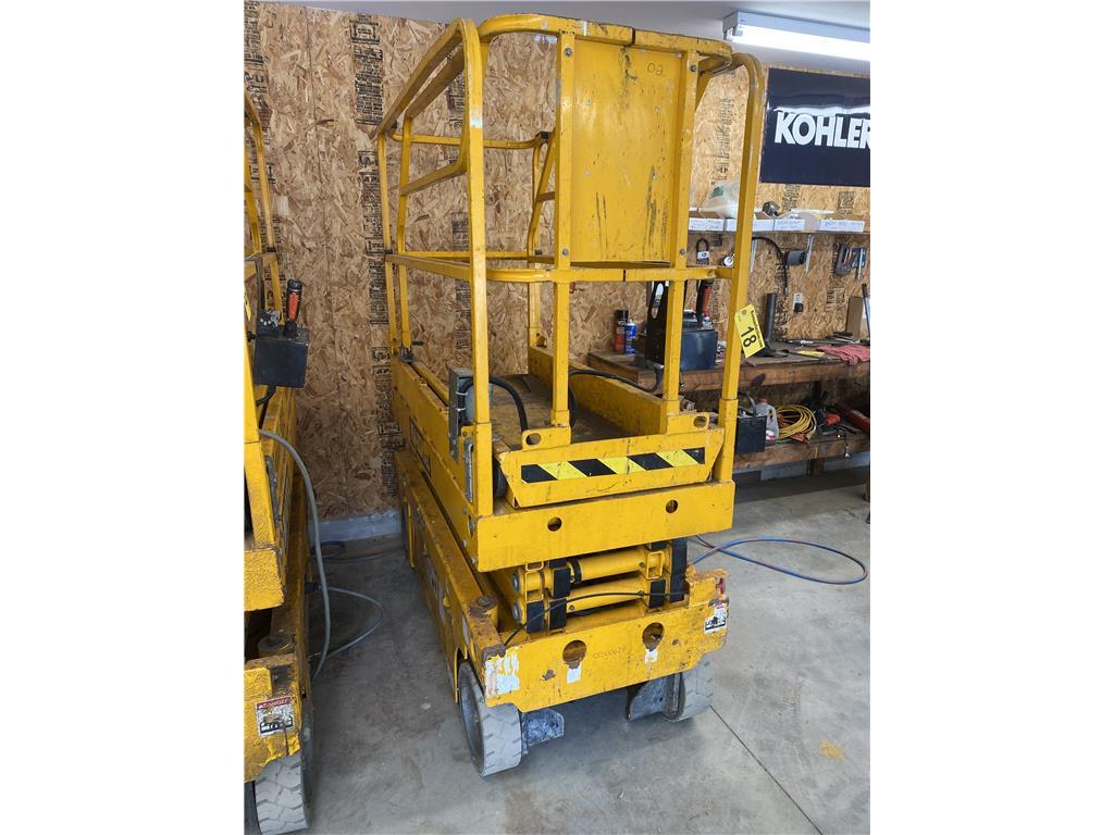 2014 HAULOTTE 1930E SCISSOR LIFT, 24 VOLT, 168 HRS., S/N: CE500679