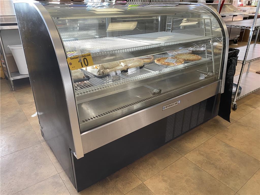 BEVERAGE-AIR CDR5/1-B-20 REFRIGERATED BLACK CURVED GLASS DISPLAY CASE, 61"L, S/N: 9910490