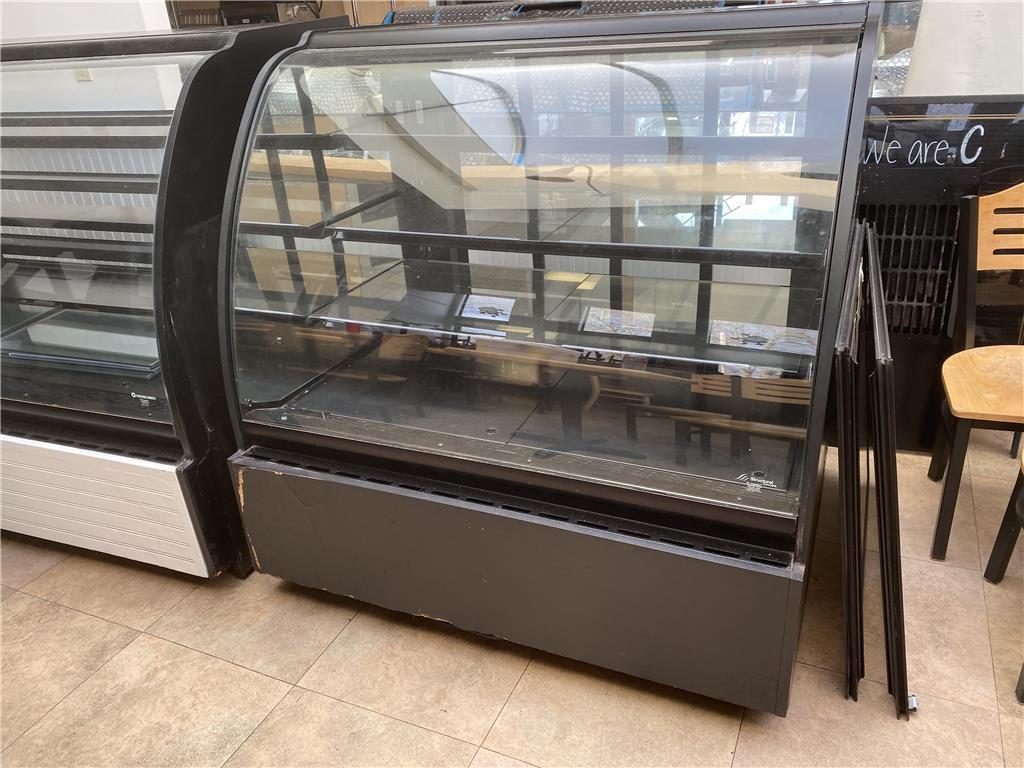 **STRUCTURAL CONCEPTS ENCORE SERIES HV48R, REFRIGERATED CURVED GLASS DISPLAY CASE S/N:428714IN221147