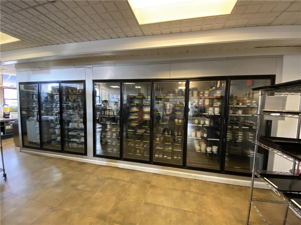 3-PHASE 2010 THERMALRITE COMBO RETAIL WALK-IN COOLER/FREEZER, 22'W X8'D X 8'6"HREMOTE REFRIGERATION