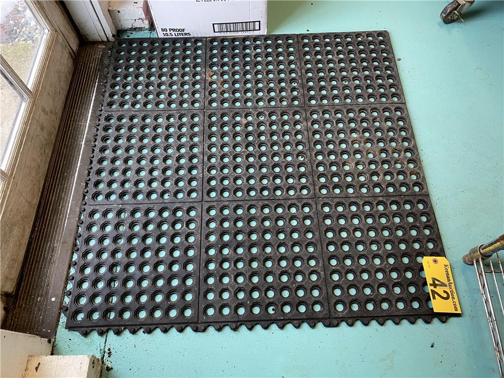 (2) 3' X 3' FATIGUE MATS