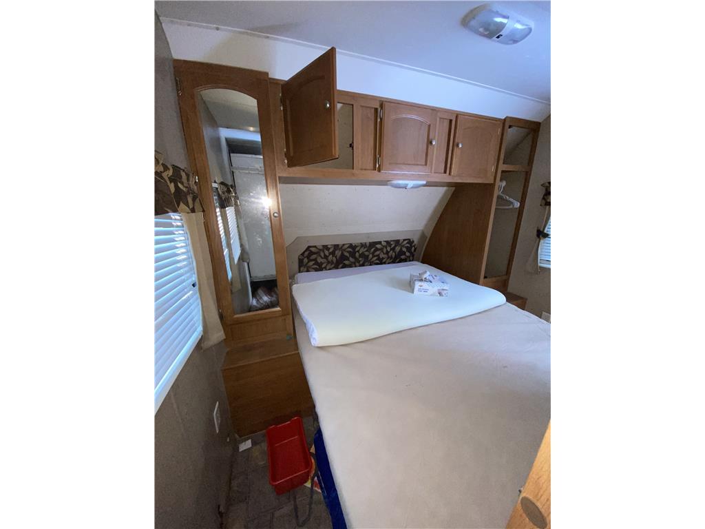 2011 CROSSROADS RV SUNSET TRAIL MODEL ST29QBFP11 TRAVEL TRAILER, S/N: 4V0TC2923BB014959