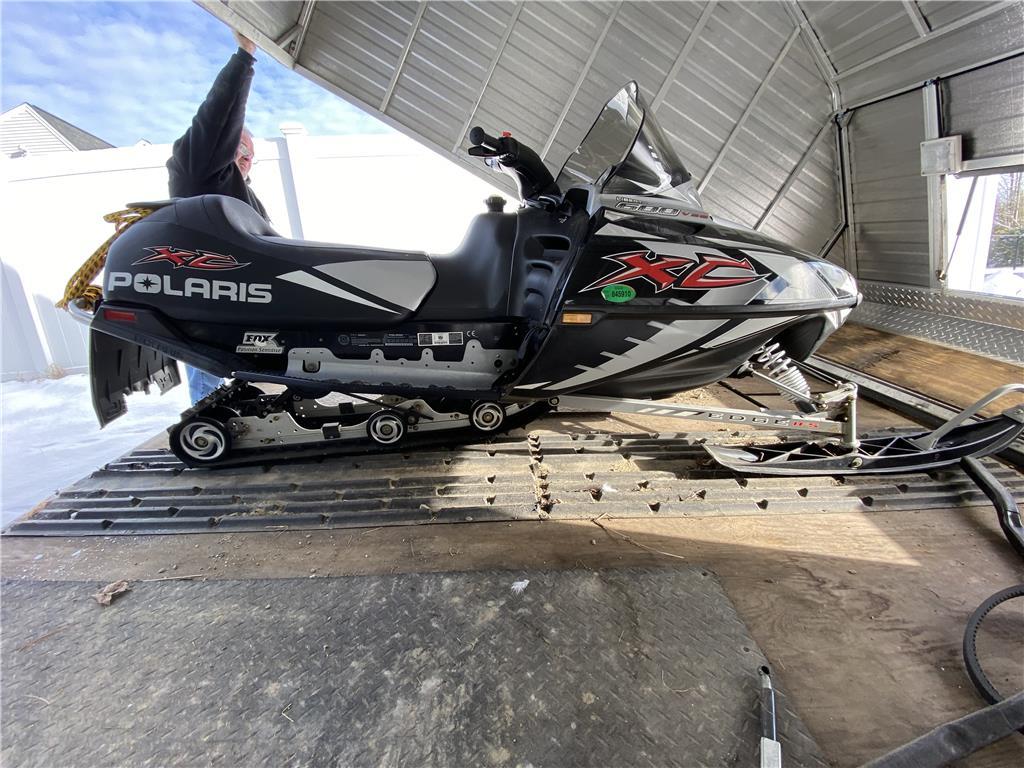 2004 POLARIS XC SNOWMOBILE W/ LIBERTY 600cc ENGINE, MILES 1,579, S/N: SN1NP6ES34C412381