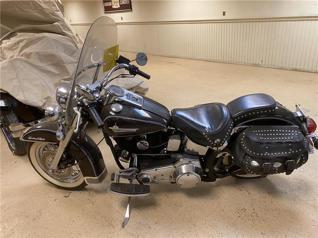 1987 HARLEY DAVIDSON HERITAGE SOFTAIL MOTORCYCLE, FLSTC, MILES: 36,073 VIN: 1HD1BJL44JY011832 - HS