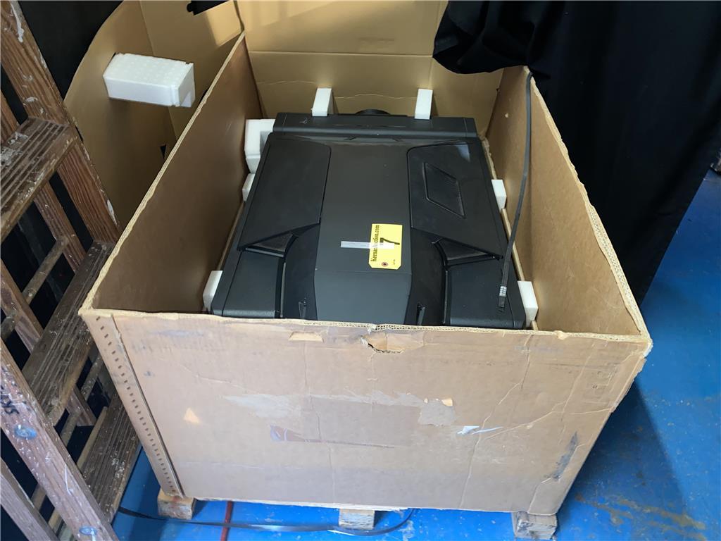 SONY SRX-S110 DATA PROJECTOR IN SHIPPING BOX (NO LENS) NOTE: "RETURN: BAD PICTURE 2014"