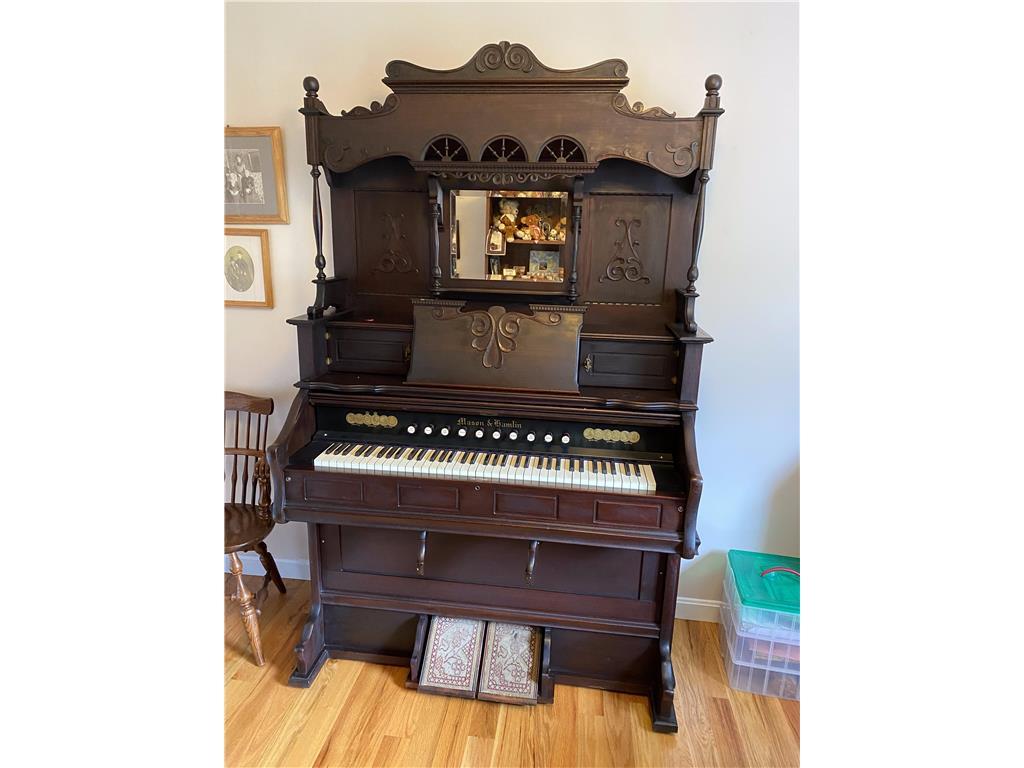 PRE 1903 MASON & HAMLIN VICTORIAN PARLOR PUMP ORGAN, STYLE 2370, NO. 222867, ORIGINAL PADS