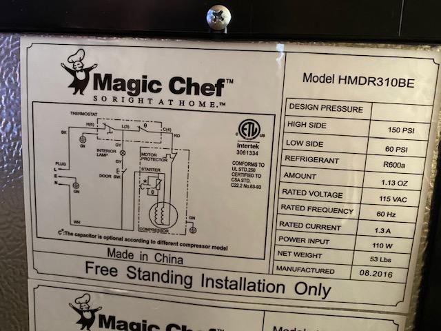 MAGIC CHEF 3.1-CU.FT. REFRIGERATOR/FREEZER