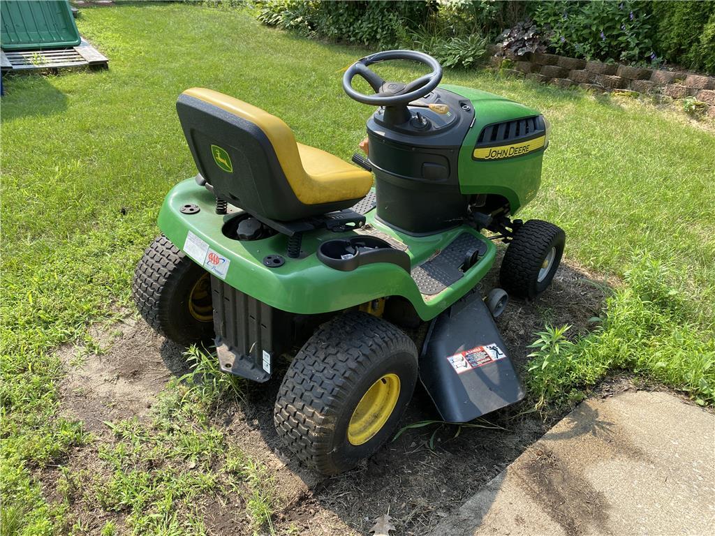 2013 JOHN DEERE D110 RIDING LAWN MOWER, 19HP, 78.2 HOURS