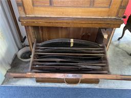 WATCH VIDEO - 1865-1885 GERMAN MUSICAL DISC PLAYER W/11-DISCS, 7'H X 30.5"W X 16"D, S/N: 3274