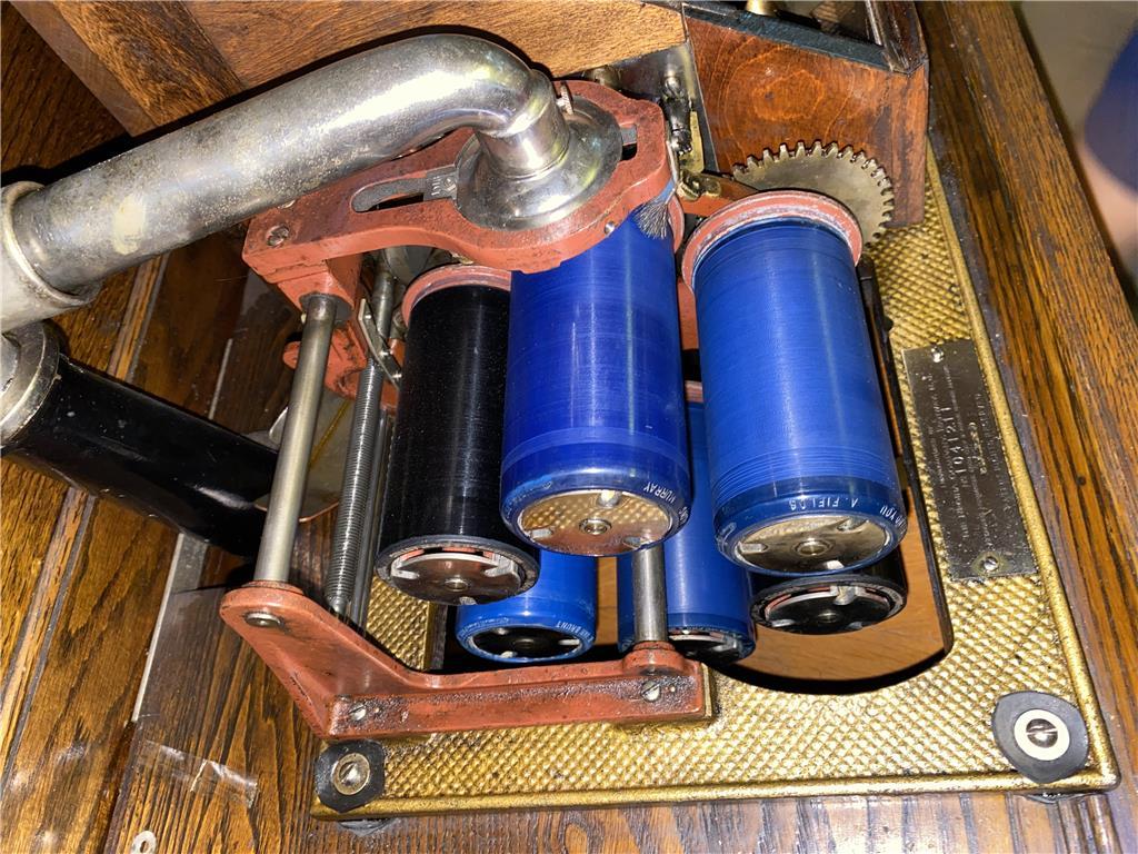 REGINA COMPANY HEXAPHONE COIN OPERATED PHONOGRAPH CYLINDER PLAYER, W/44 CYLINDERS, S/N: 1041211