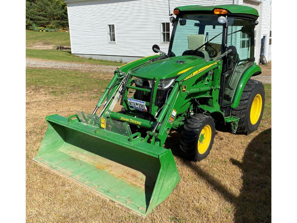 2019 JOHN DEERE 3039R COMPACT UTILITY TRACTOR 4WD, 320R LOADER, 72" MOWER DECK, CAB, HEAT & A/C