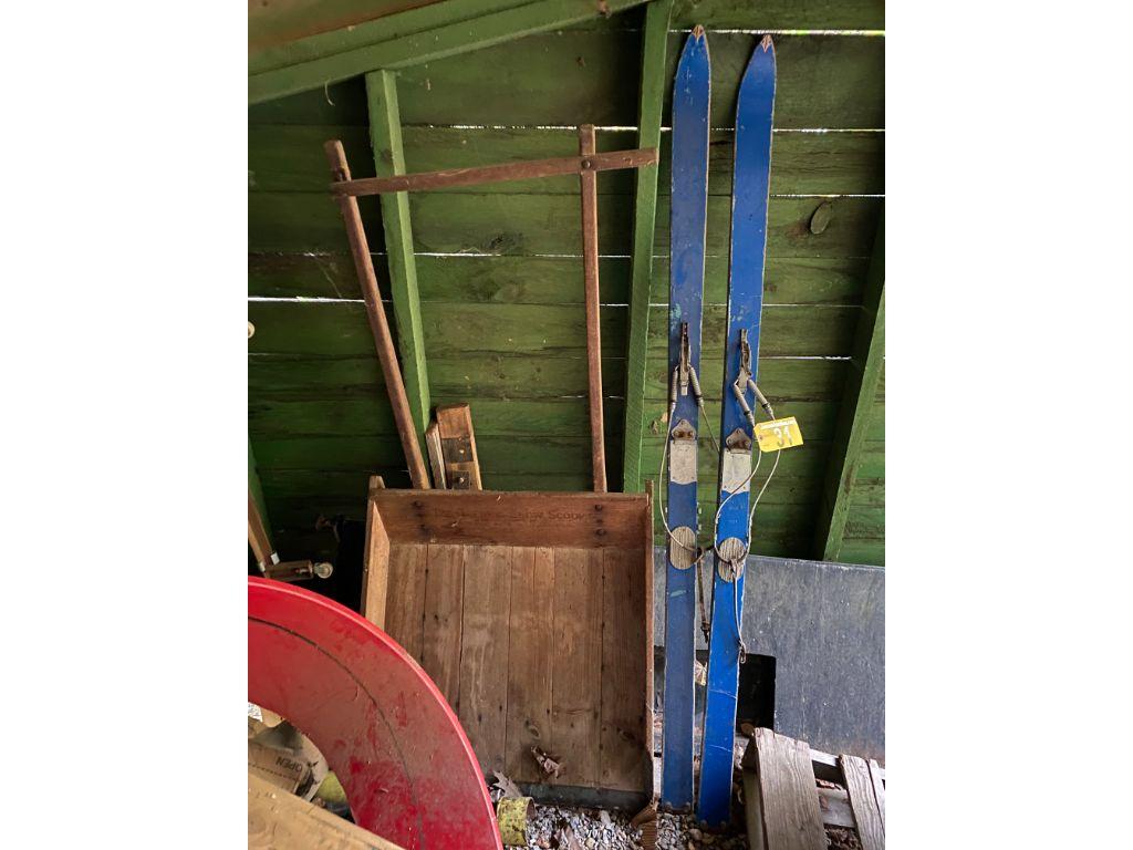 VINTAGE SKIS & WOODEN SNOW SCOOP